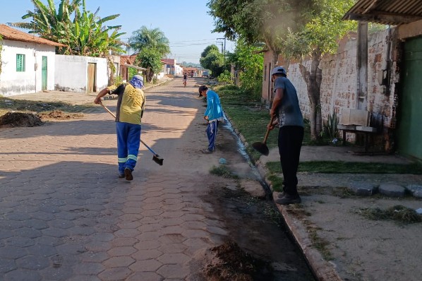 Serviço de limpeza urbana é reforçado nos bairros de Davinópolis